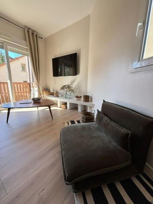 Appartement 3 Pieces, Spacieux En Plein Centre เลส์เดอซาลป์ ภายนอก รูปภาพ