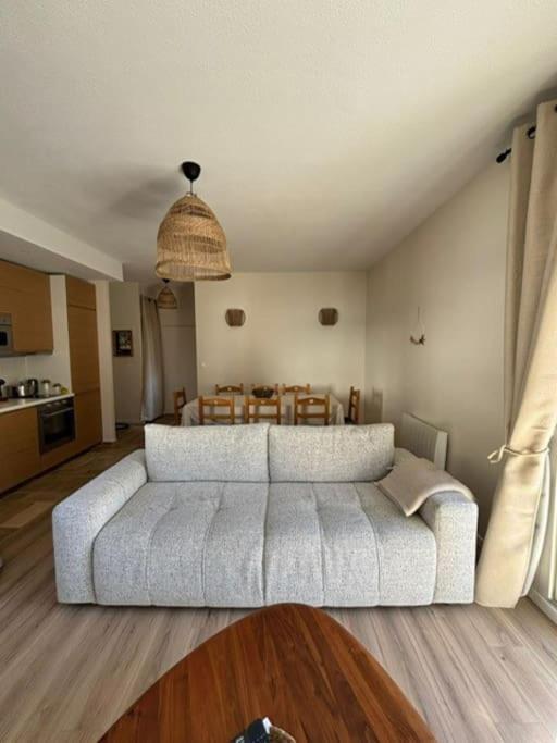 Appartement 3 Pieces, Spacieux En Plein Centre เลส์เดอซาลป์ ภายนอก รูปภาพ