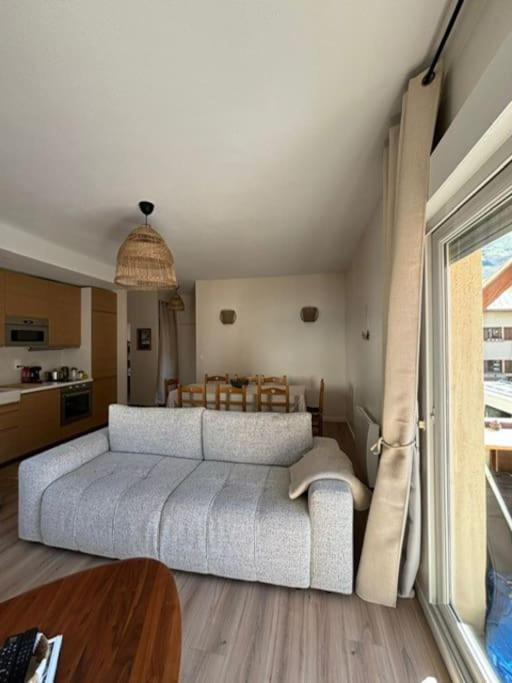 Appartement 3 Pieces, Spacieux En Plein Centre เลส์เดอซาลป์ ภายนอก รูปภาพ